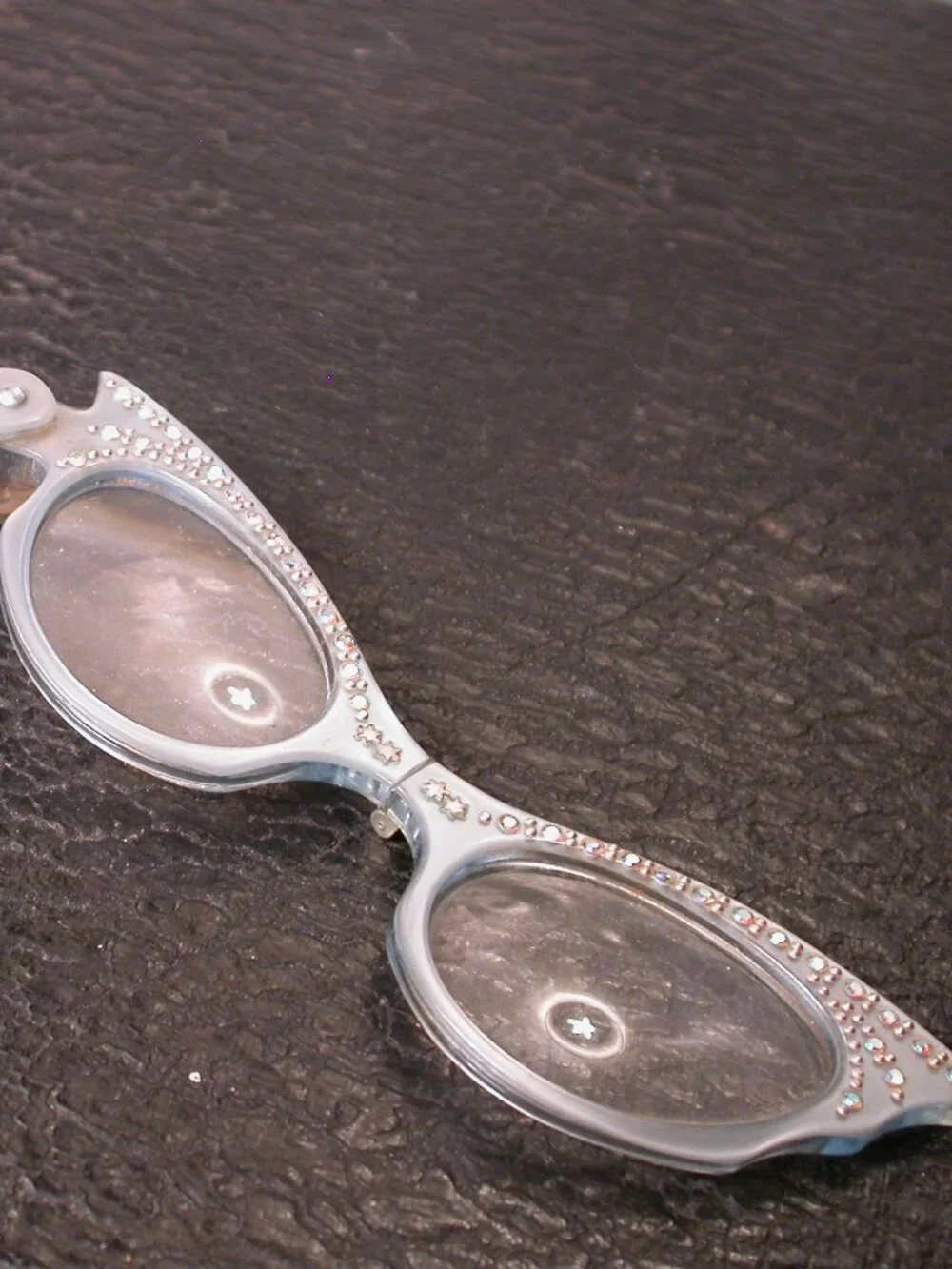 Vintage Fancy Blue Rhinestone Folding Cat Eye Reading Eyeglasses Lorgnette